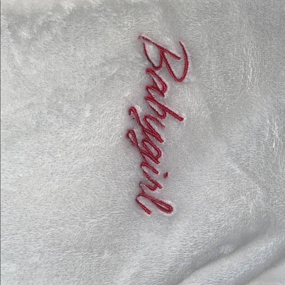 A white soft hoodie - Picture 2 of 4